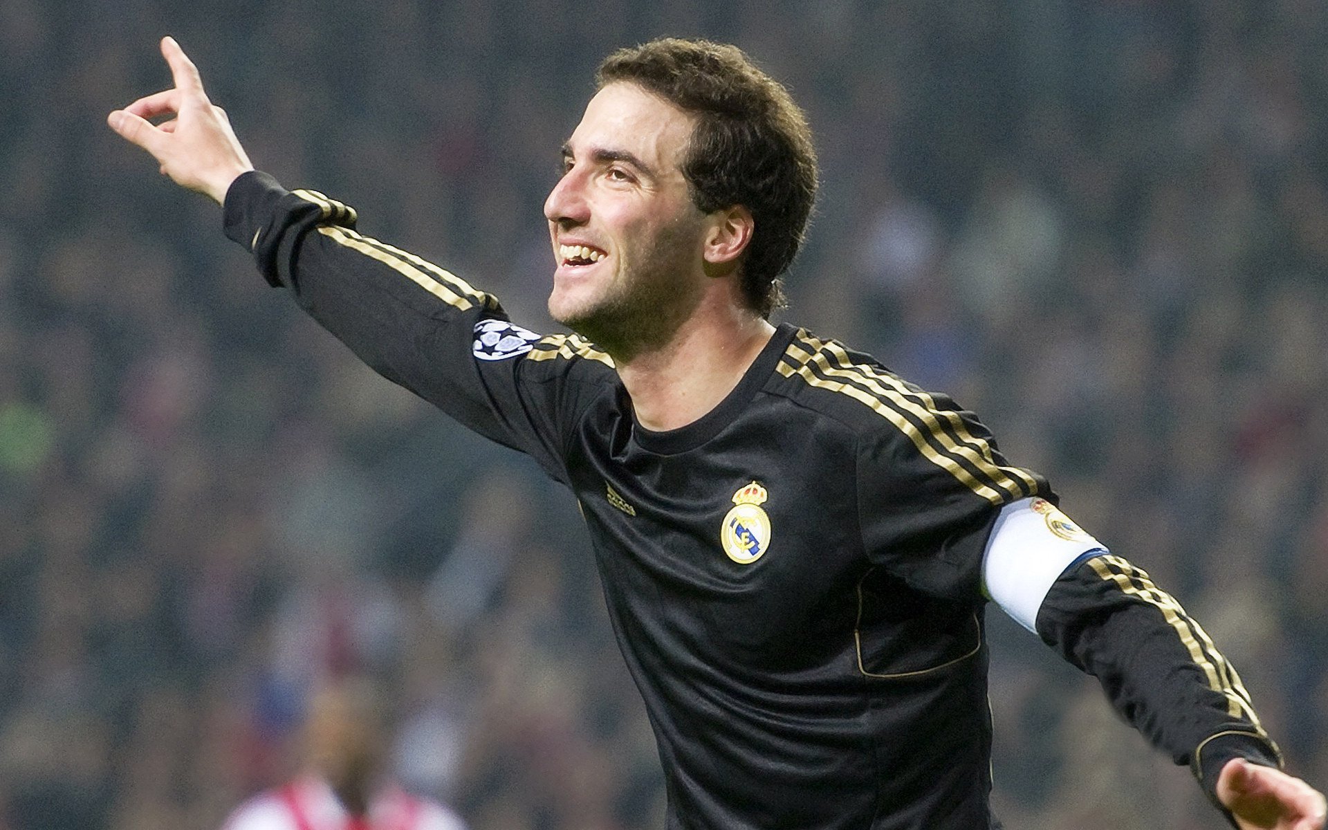 leyu乐鱼在线登录入口-Miller 队长风范激励全队奋战,mic队长